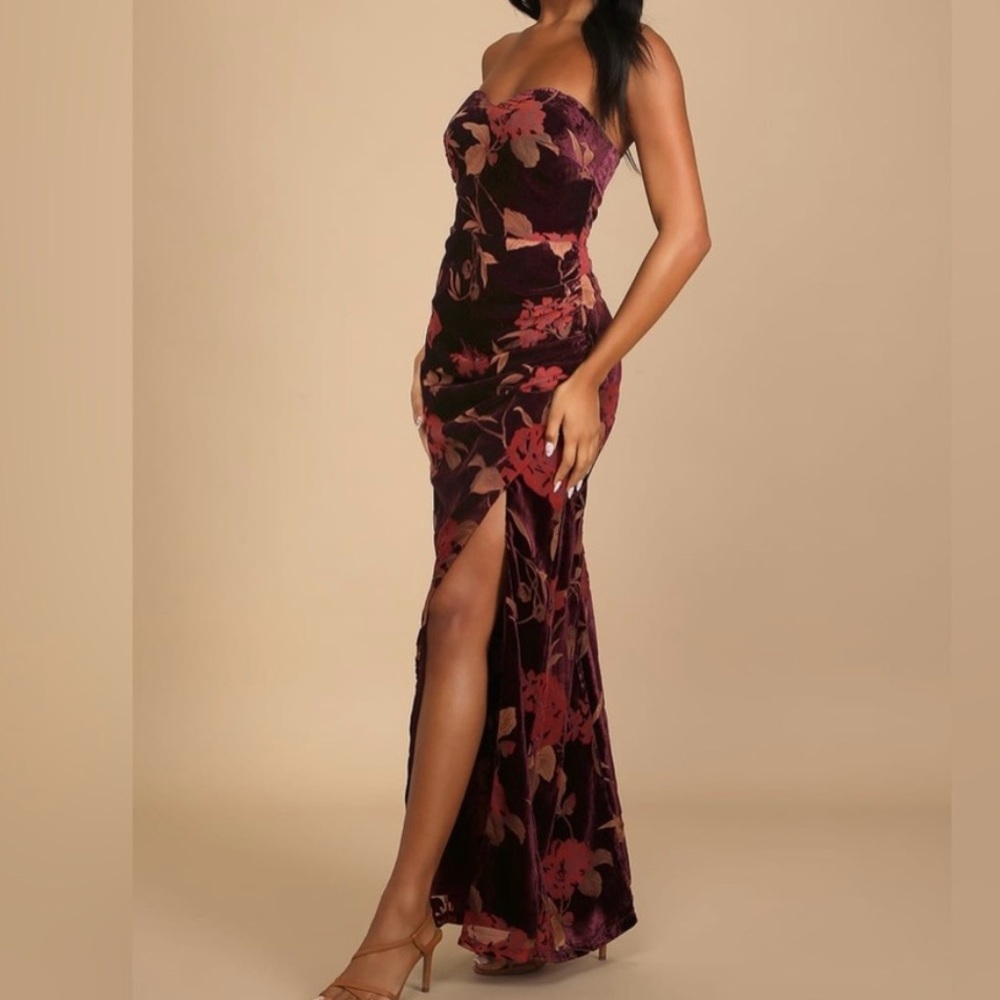 Lulu's Strapless velvet Dress in Burgundy and Pink